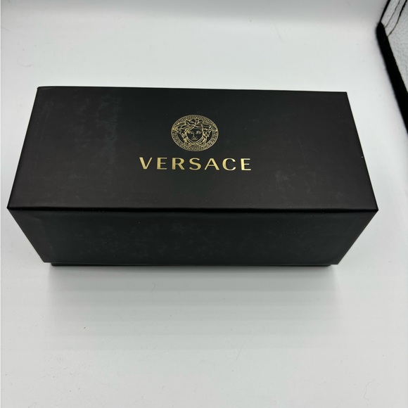 🔥Current Season! NIB Versace Aviator Sunnies! - Picture 15 of 16